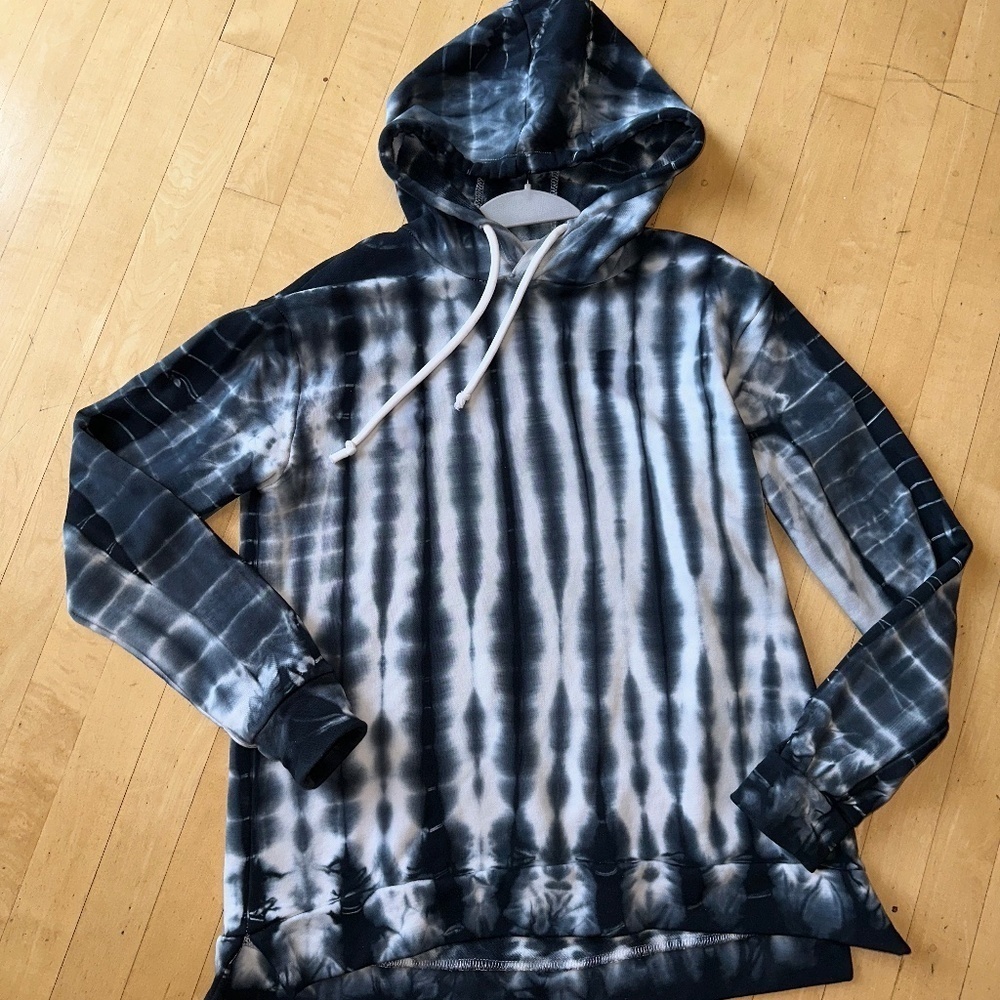 CHASER black white tie dye hoodie, Med. CB2229 - Picture 3 of 6